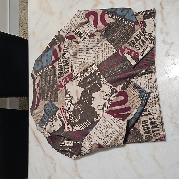 Moschino sweater - Picture 2 of 3